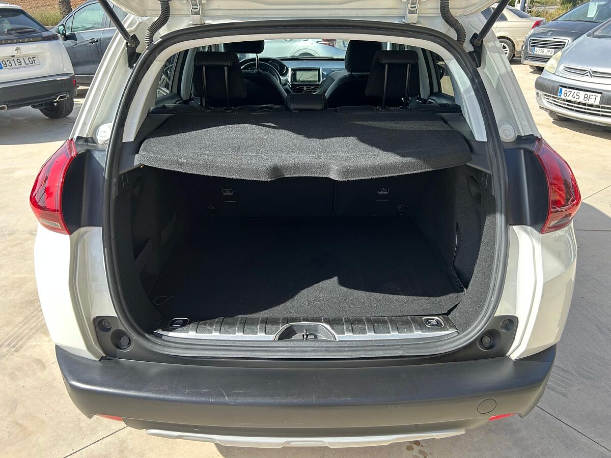 PEUGEOT 2008 ALLURE 1.2 E-THP AUTO SPANISH LHD IN SPAIN 58000 MILES 1 OWNER 2019